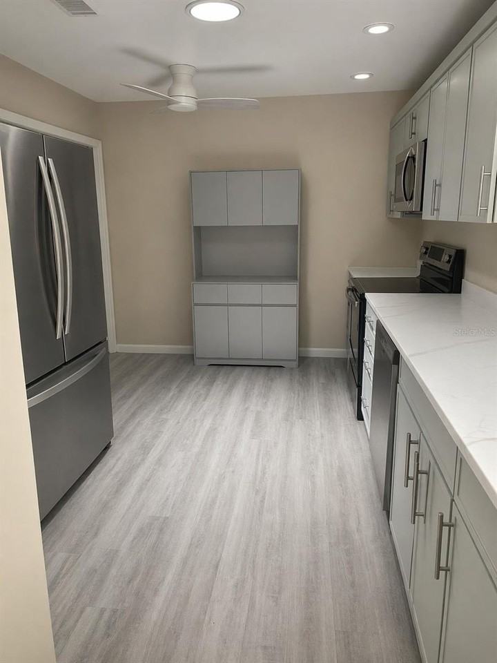 1137 Maple Creek Ct #1137 - Photo 3 of 13