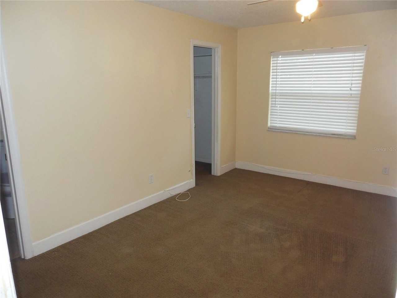 213 Buttonwood Ave - Photo 4 of 8