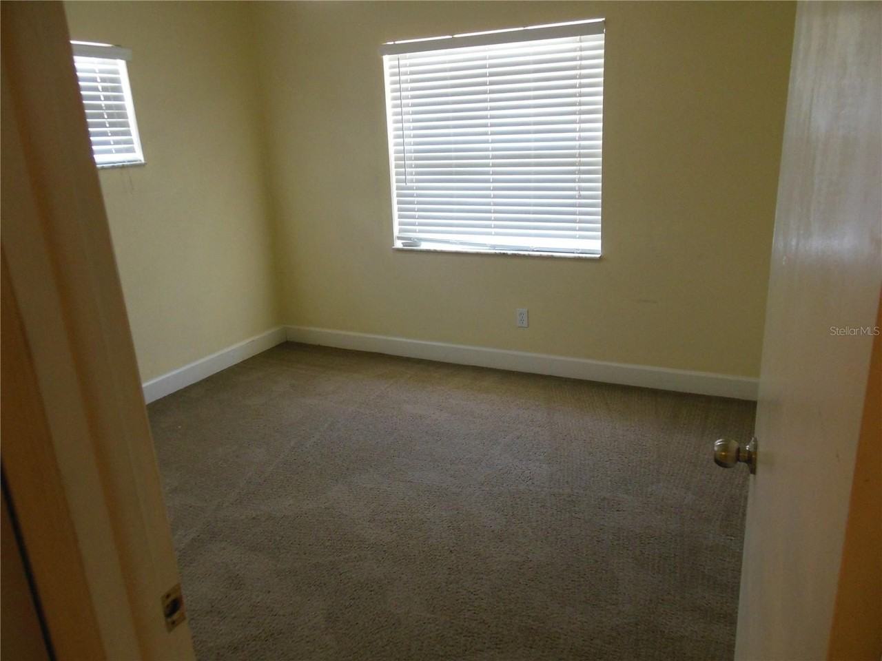 213 Buttonwood Ave - Photo 6 of 8