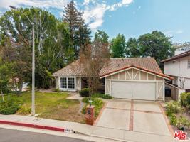 featured image of 2952 Bottlebrush Dr