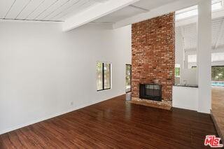 2952 Bottlebrush Dr - Photo 2 of 5