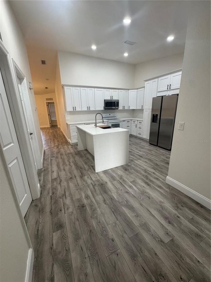 2880 Club Cortile Cir #B - Photo 3 of 12