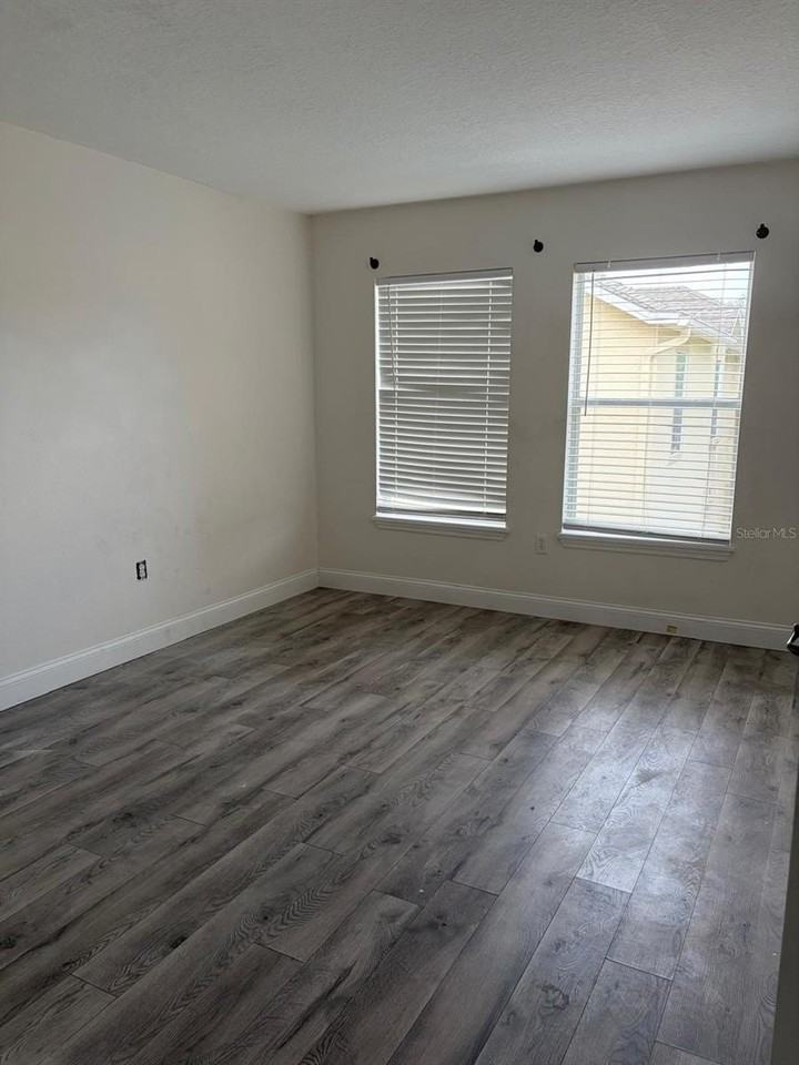 2880 Club Cortile Cir #B - Photo 5 of 12