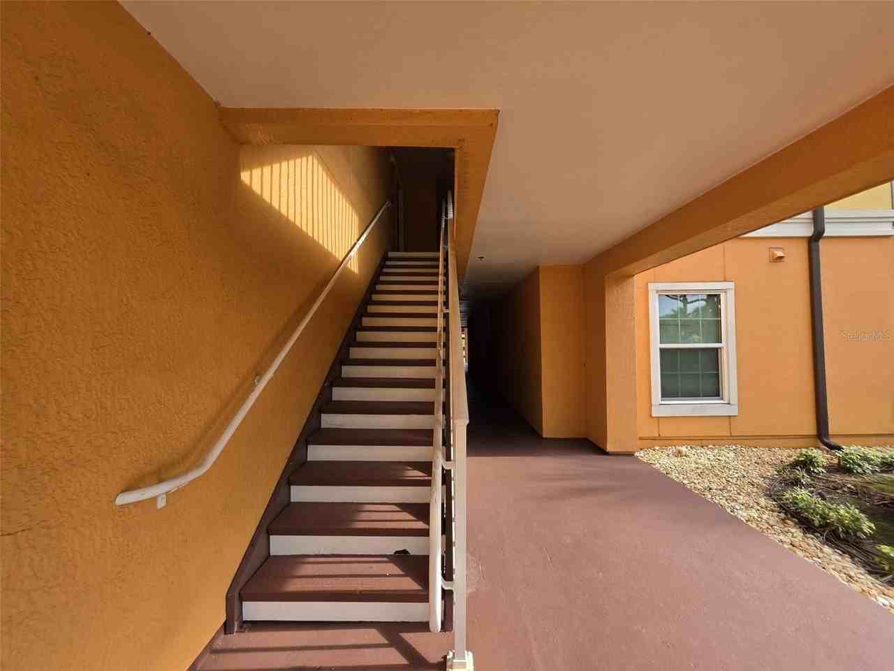 5483 Vineland Rd #10209 - Photo 2 of 20