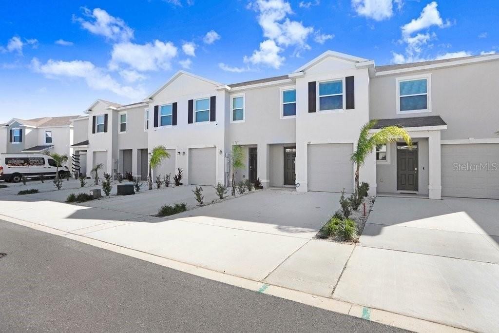 366 Mangrove Shade Cir - Photo 2 of 33