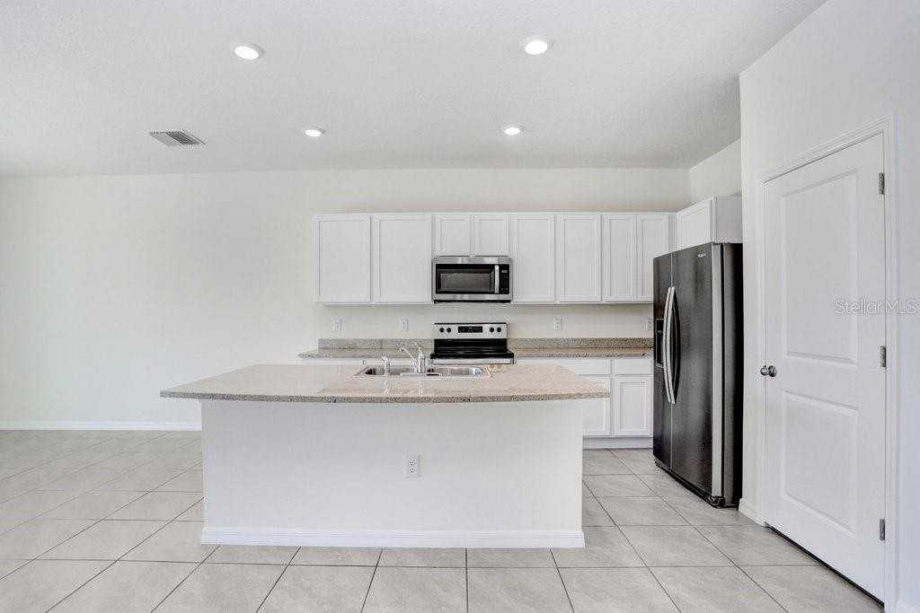 366 Mangrove Shade Cir - Photo 5 of 33