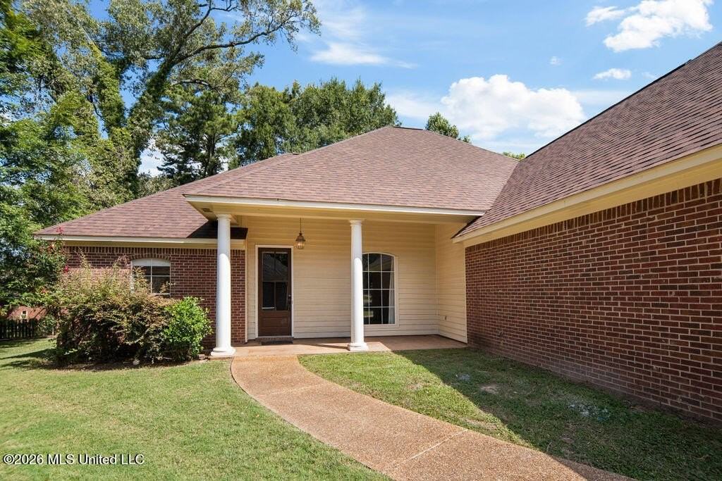 102 Avery Frst - Photo 2 of 25