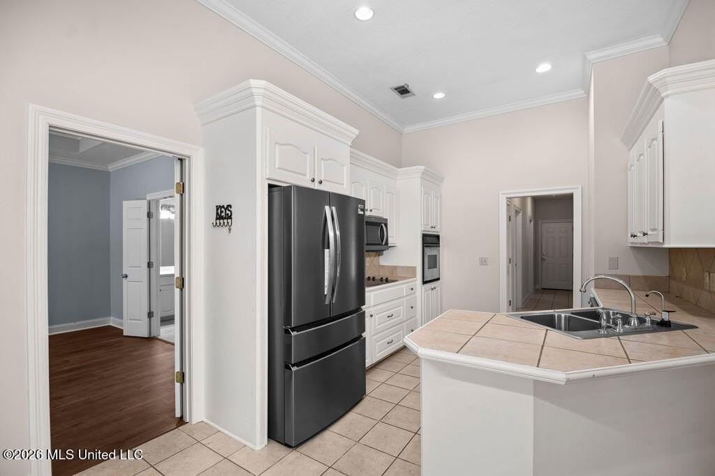 102 Avery Frst - Photo 6 of 25