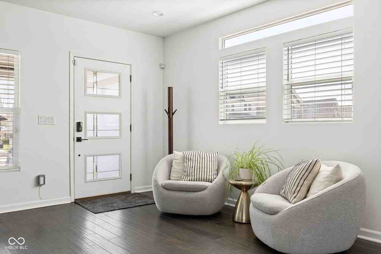 2934 Macpherson Ave - Photo 7 of 44