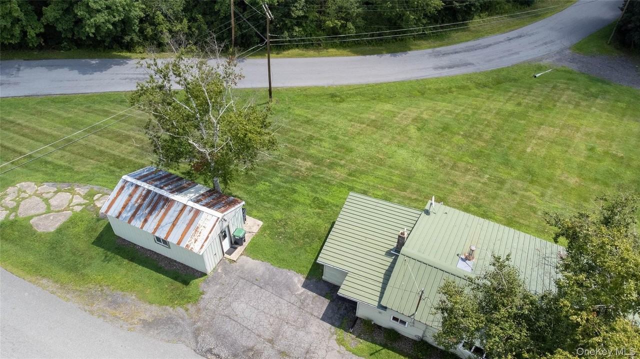86 Carpenter Rd - Photo 3 of 23
