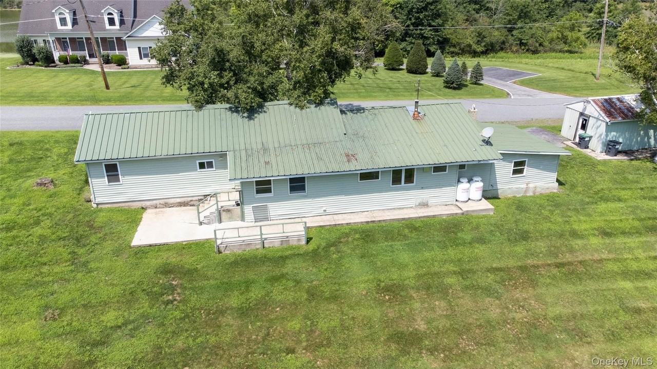 86 Carpenter Rd - Photo 4 of 23