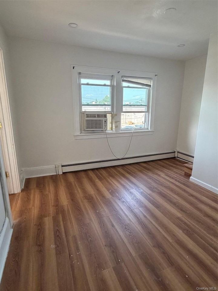 42 W Lincoln Ave #2ndFL - Photo 4 of 14