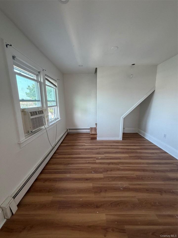 42 W Lincoln Ave #2ndFL - Photo 5 of 14