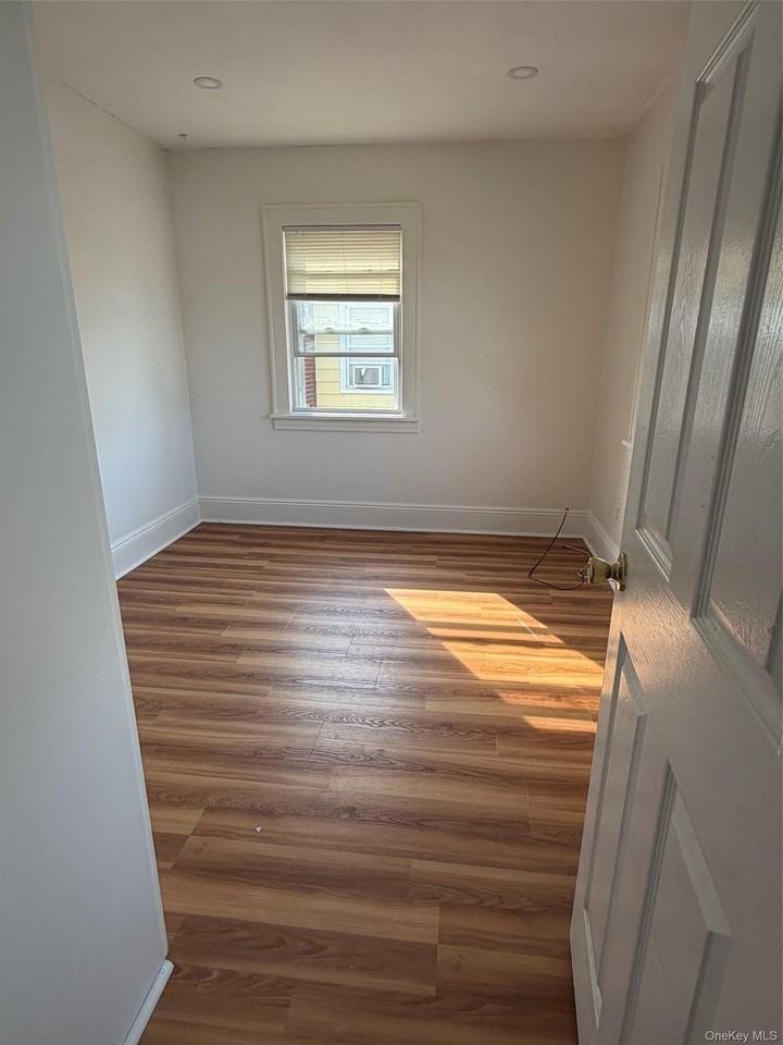 42 W Lincoln Ave #2ndFL - Photo 6 of 14