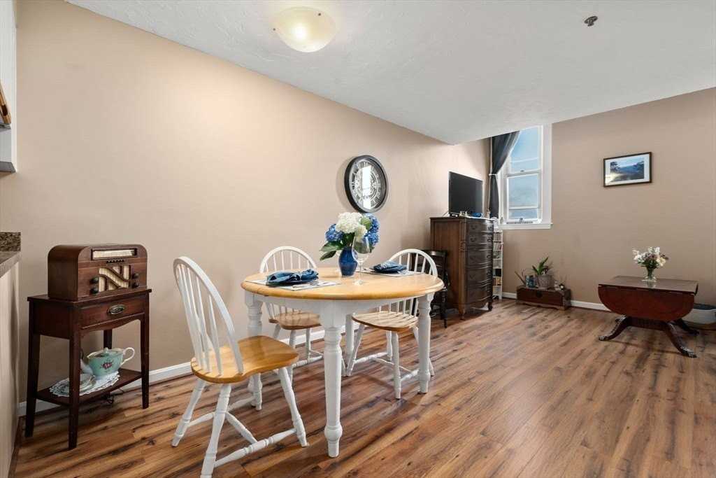280 Village St #D2 - Photo 5 of 12