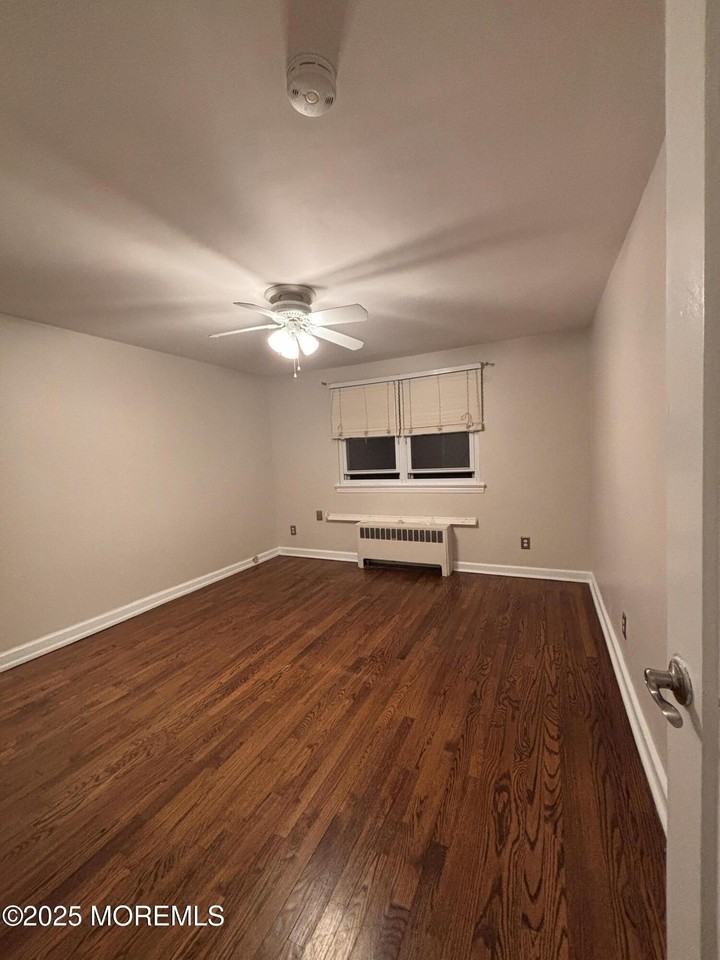 139 Manor Dr - Photo 7 of 8