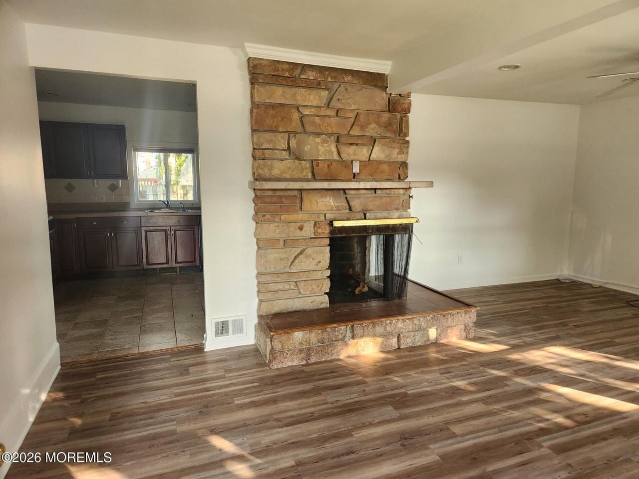 175 W Sylvania Ave - Photo 2 of 16