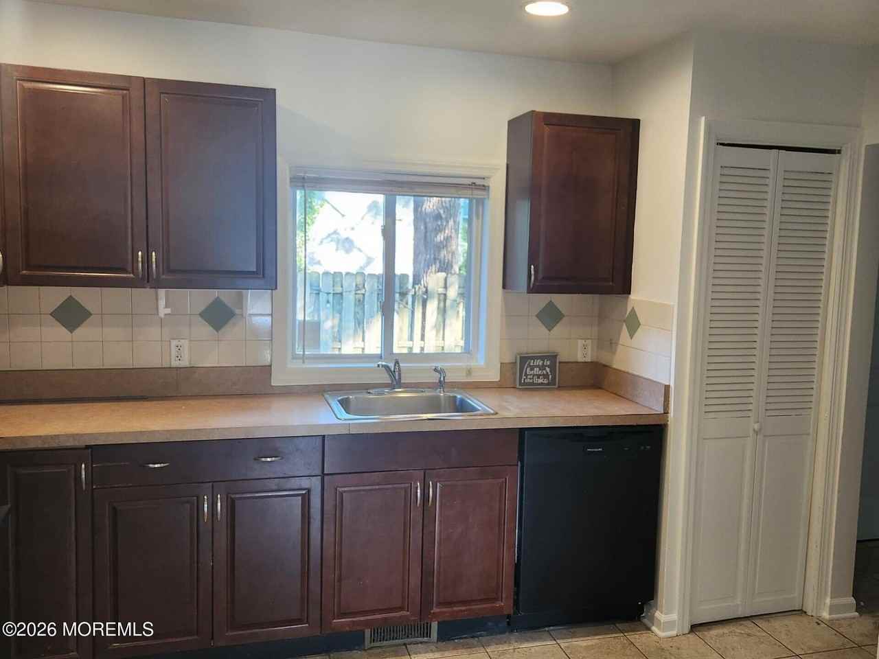 175 W Sylvania Ave - Photo 6 of 16