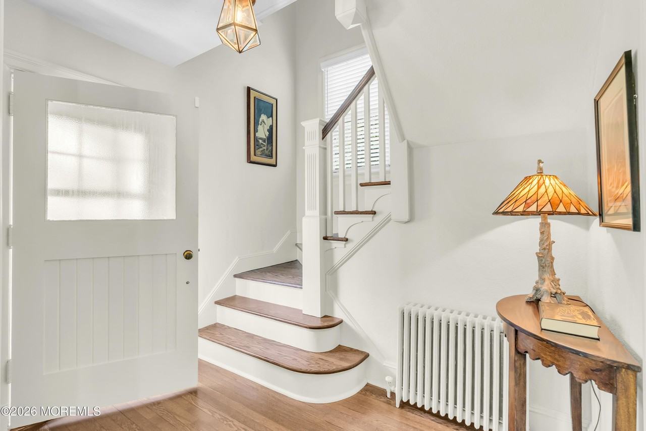 206 Monroe Ave - Photo 3 of 21
