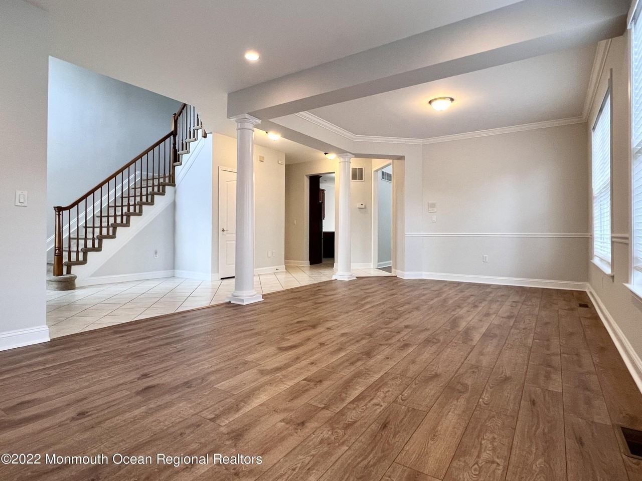 1 Hendrickson Ct - Photo 3 of 39