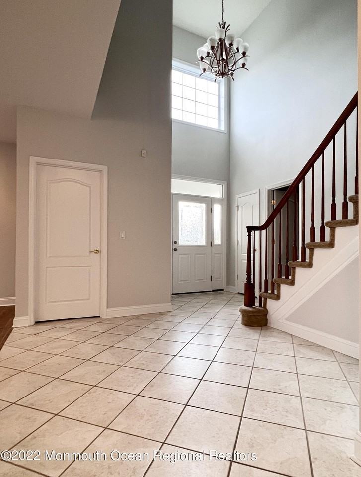 1 Hendrickson Ct - Photo 4 of 39