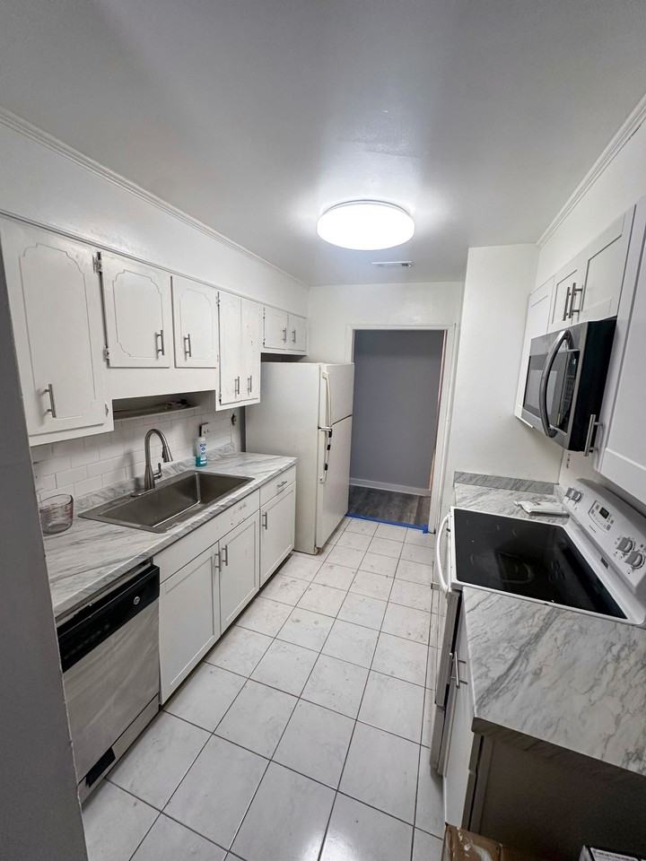 Travis Pines Dr - Photo 3 of 11