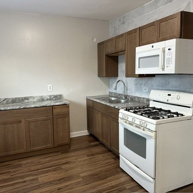 4058 W Dickens Ave #3D - Photo 3 of 9