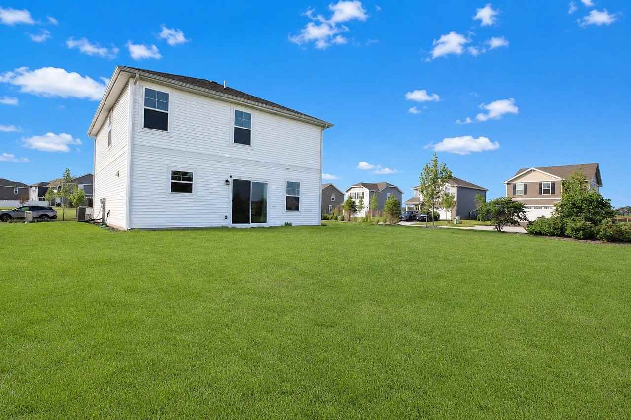 101 Fieldcrest Ave - Photo 3 of 23
