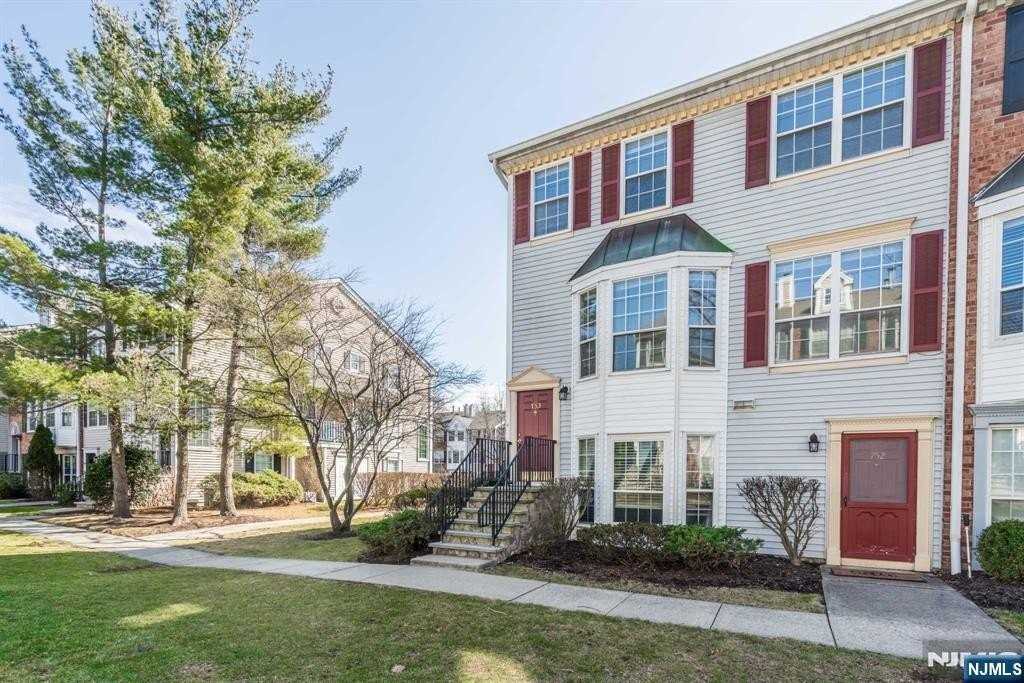 753 Pepperidge Rd - Photo 2 of 26