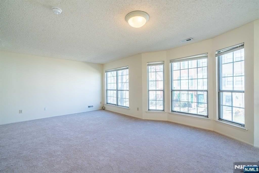 753 Pepperidge Rd - Photo 5 of 26