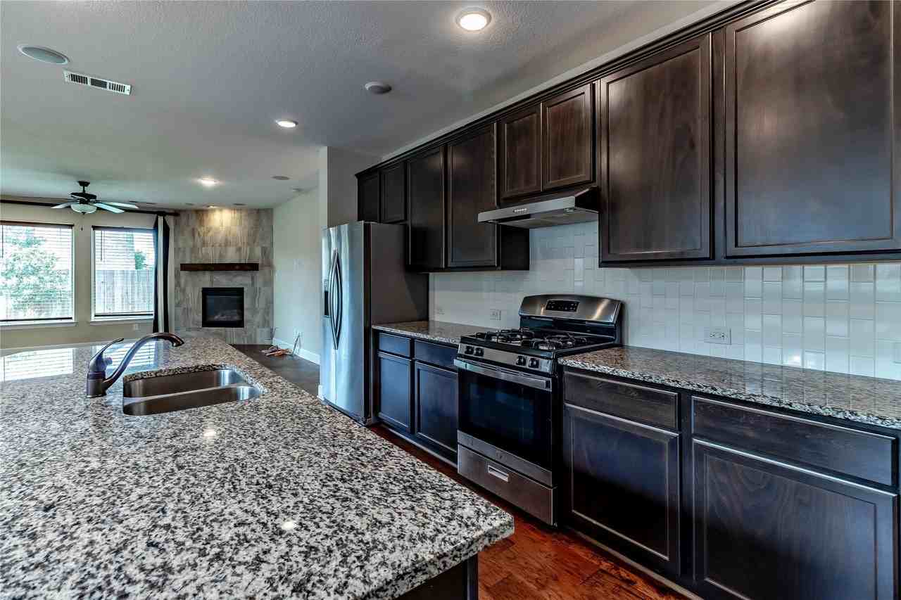 1609 Cedar Crest Dr - Photo 6 of 40