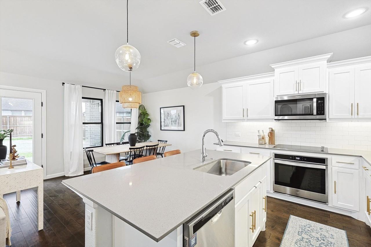309 Ember Cir - Photo 3 of 16