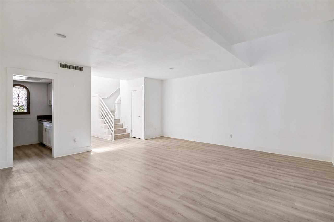 2802 Greenville Ave #B - Photo 3 of 14