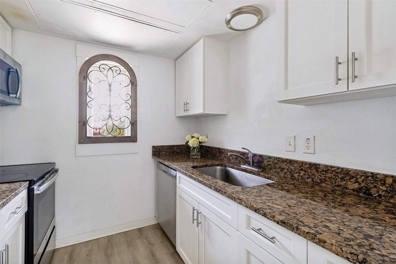 2802 Greenville Ave #B - Photo 6 of 14