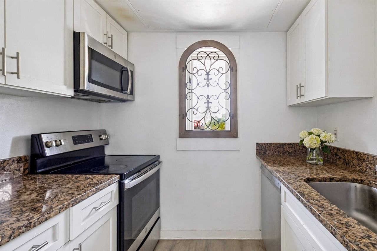 2802 Greenville Ave #B - Photo 7 of 14