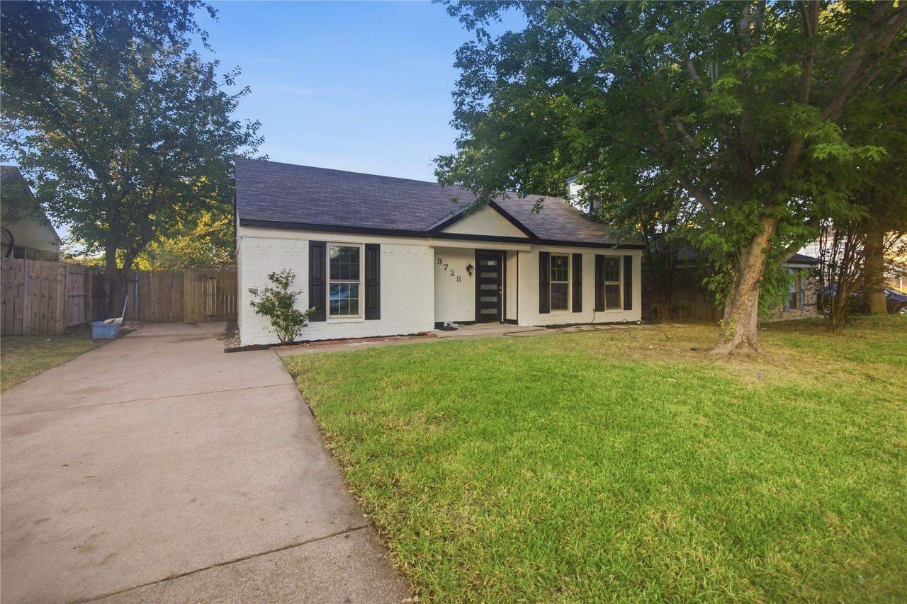 3728 Flintwood Trl - Photo 2 of 27