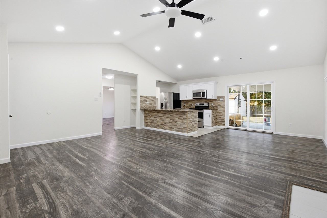 3728 Flintwood Trl - Photo 7 of 27