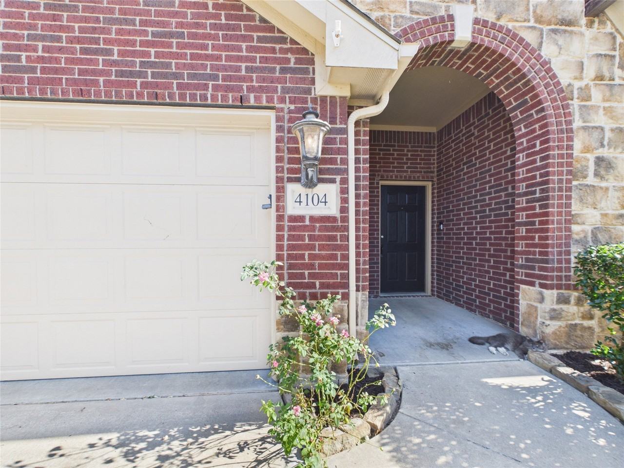 4104 Volk Ct - Photo 4 of 40
