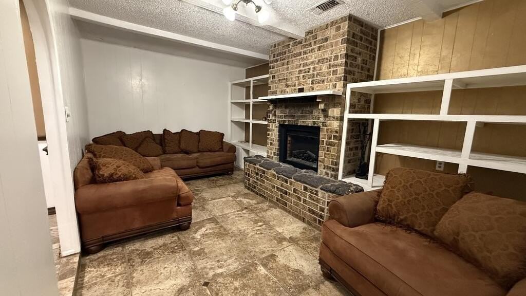1840 E 49th St - Photo 5 of 37