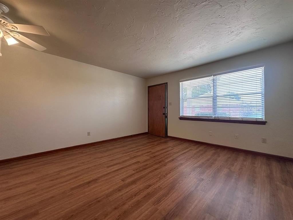 500 Stinson St #10 - Photo 3 of 14