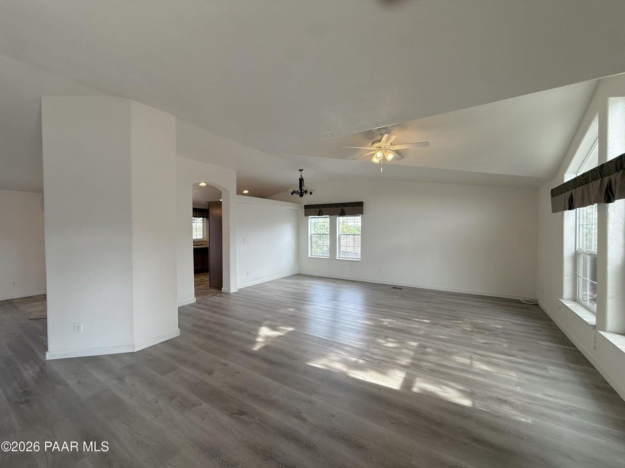 2828 Jerry St - Photo 5 of 40