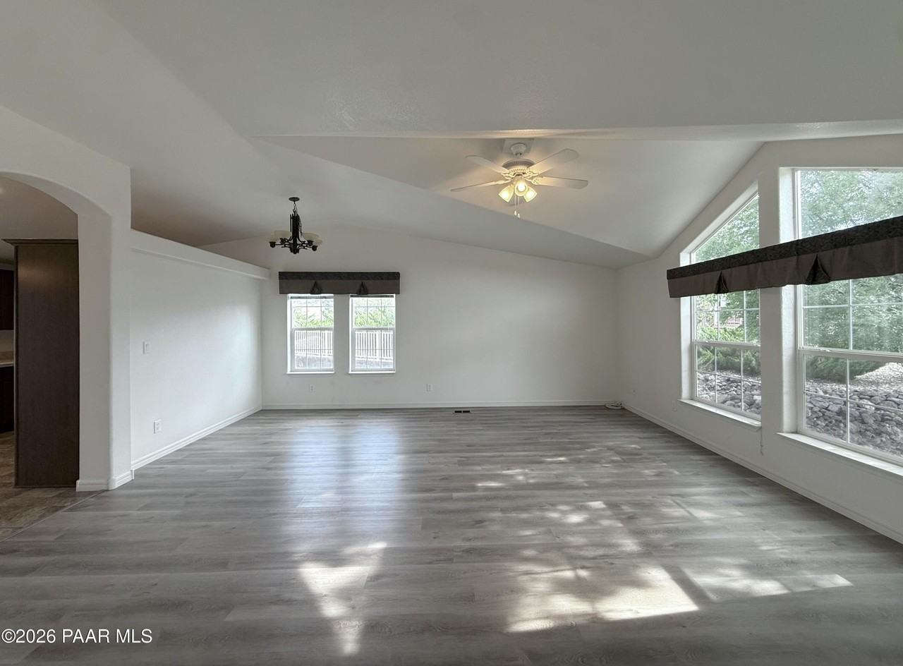2828 Jerry St - Photo 6 of 40