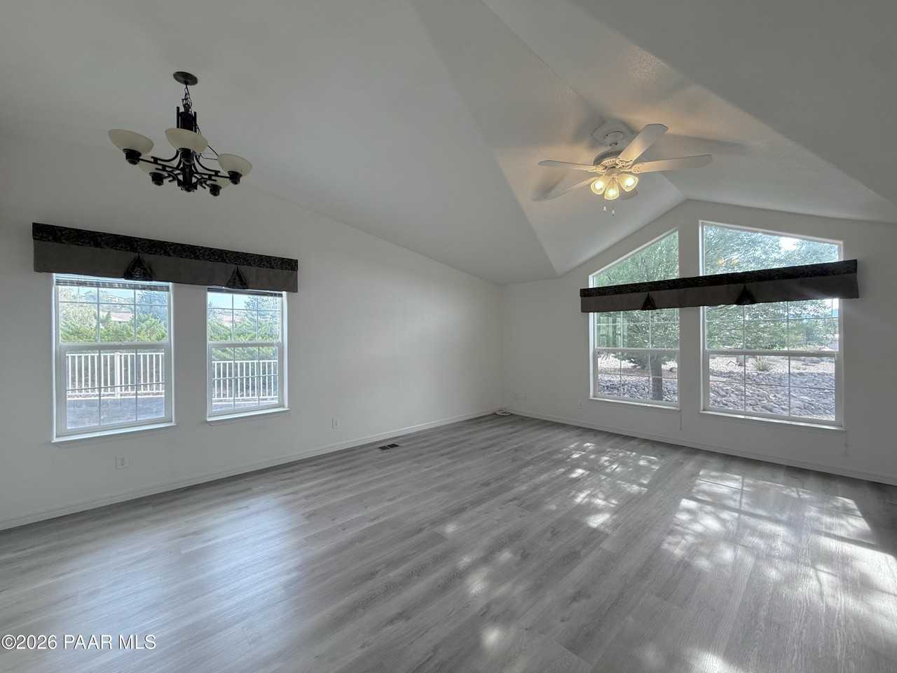 2828 Jerry St - Photo 7 of 40
