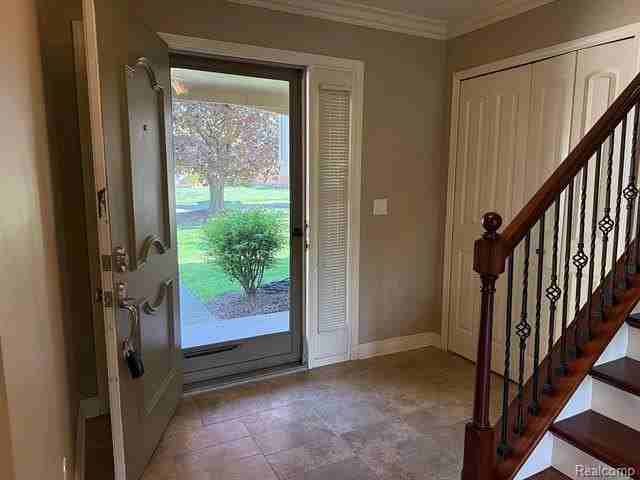 36157 Parklane Cir - Photo 3 of 22