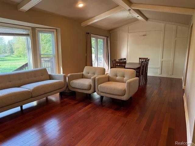36157 Parklane Cir - Photo 4 of 22