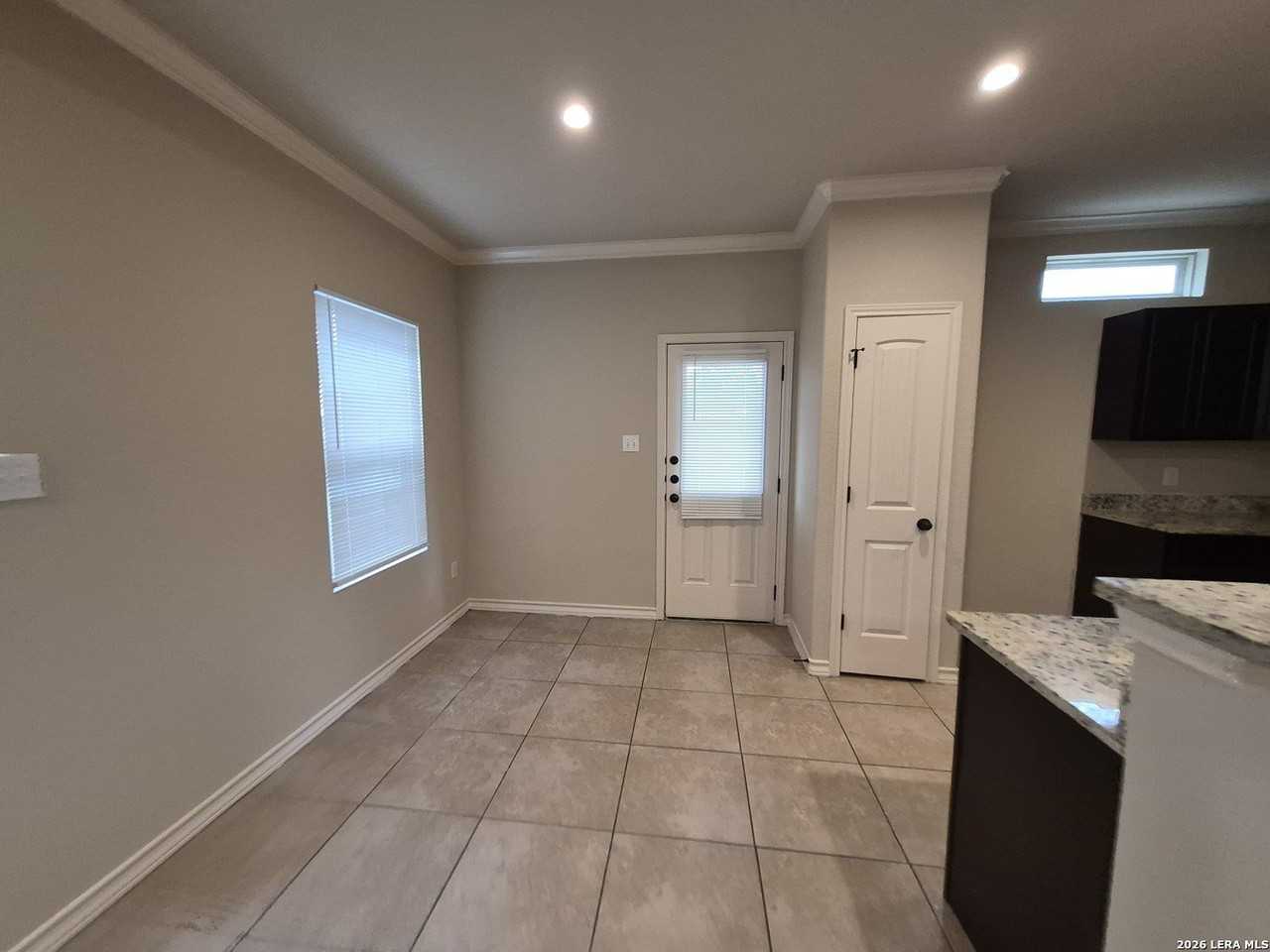 7034 Lakeview Dr #102 - Photo 6 of 28