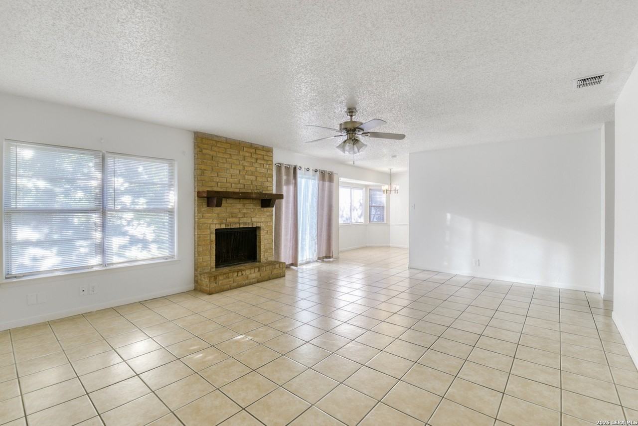 11507 Spring Crest St - Photo 2 of 17