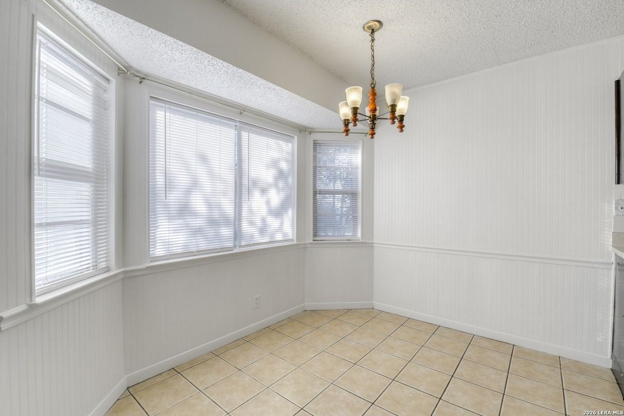 11507 Spring Crest St - Photo 4 of 17
