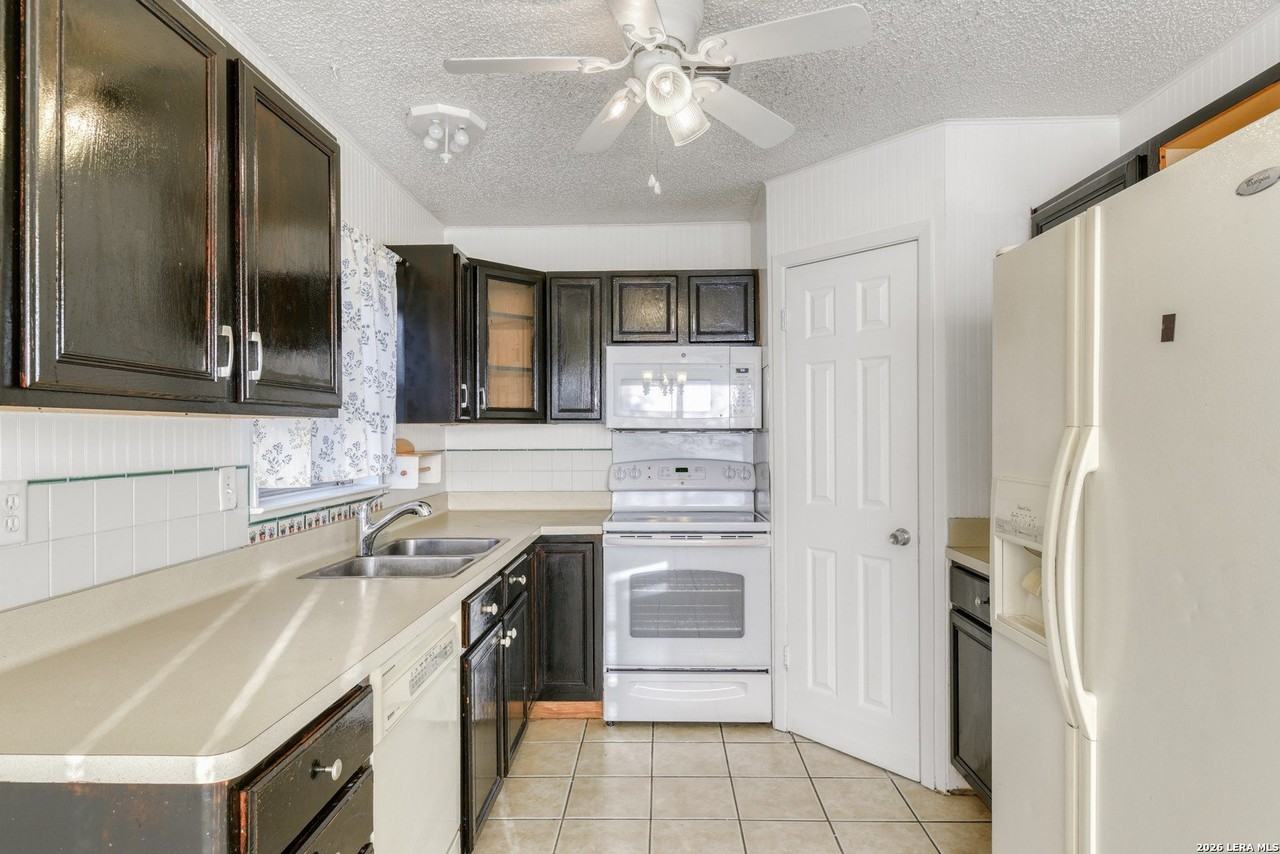 11507 Spring Crest St - Photo 6 of 17