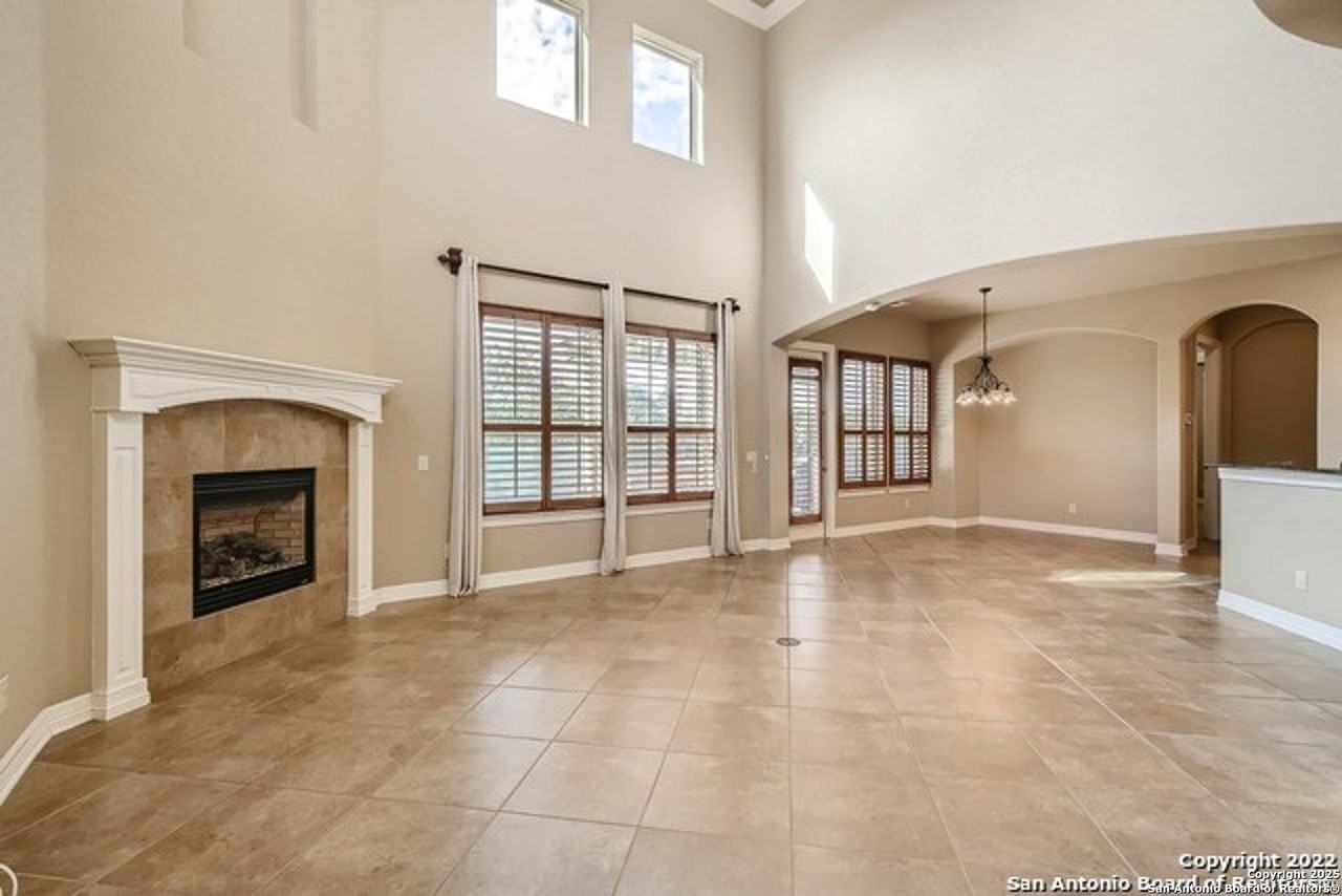 18527 Canoe Brk - Photo 4 of 26